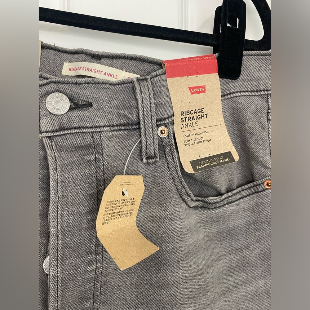 Ribcage straight ankle Levi’s.